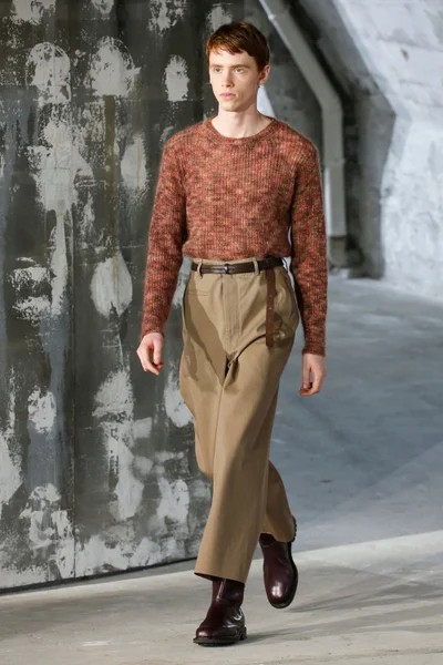 Look 22